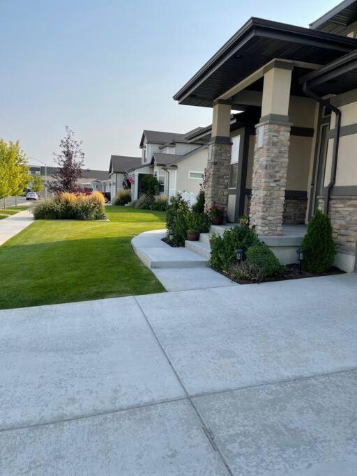 Exotic Basement Apartment, Fully Furnished Provo Exterior photo